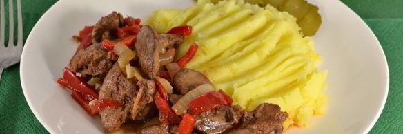 куриная печень с болгарским сладким перцем на сковороде