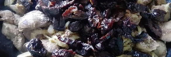 куриная печень с черносливом