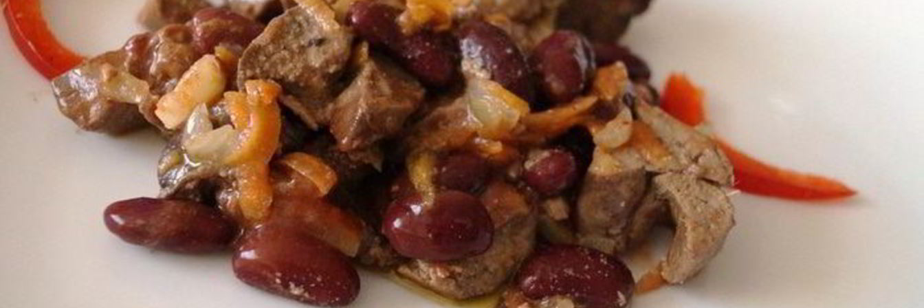 Куриная печень с фасолькой