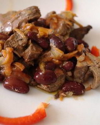 Куриная печень с фасолькой