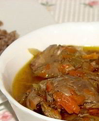 Куриная печень с луком и морковью