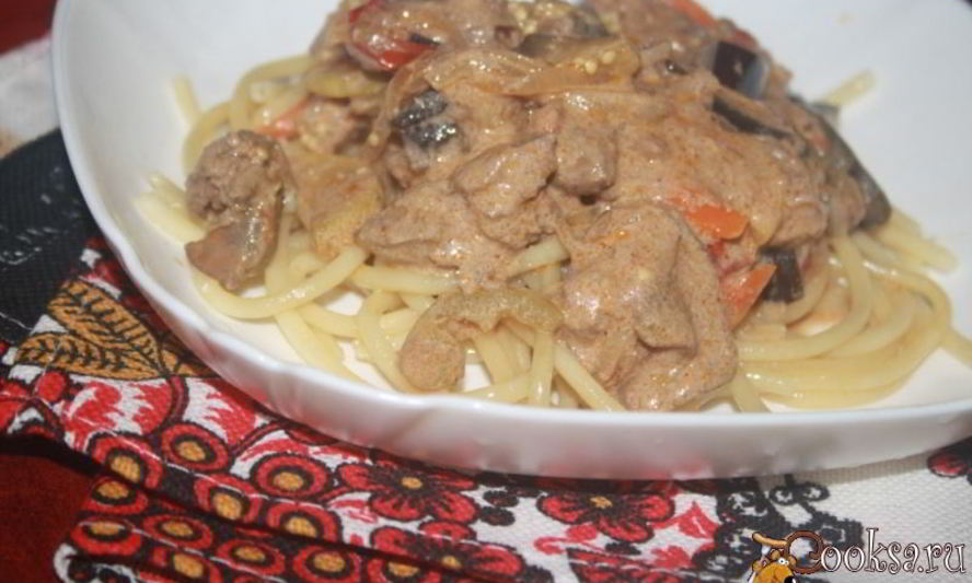 Рецепт куриной печени с овощами в сметанном соусе