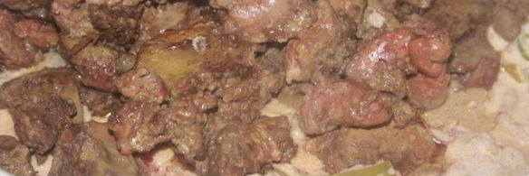 куриная печень с овощами в сметанном соусе