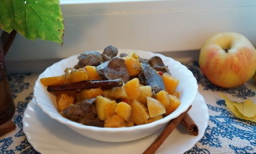 Рецепт куриной печени с тыквой и яблоками