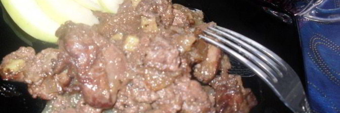 Куриная печень с яблочно-имбирным соусом