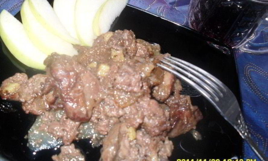 Рецепт куриной печени с яблочно-имбирным соусом