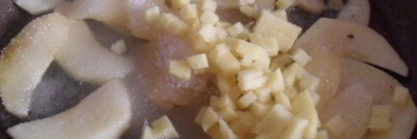 куриная печень с яблочно-имбирным соусом