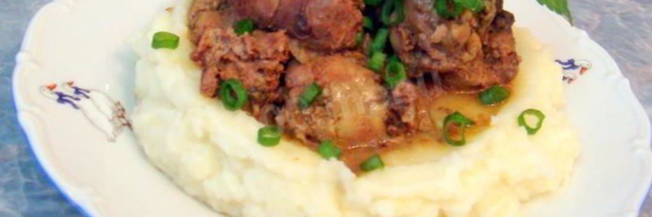 Куриная печень в мультиварке с луком и травами