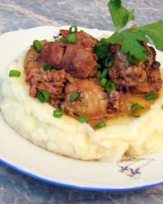 Куриная печень в мультиварке с луком и травами