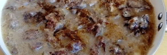 куриная печень в сметанном соусе