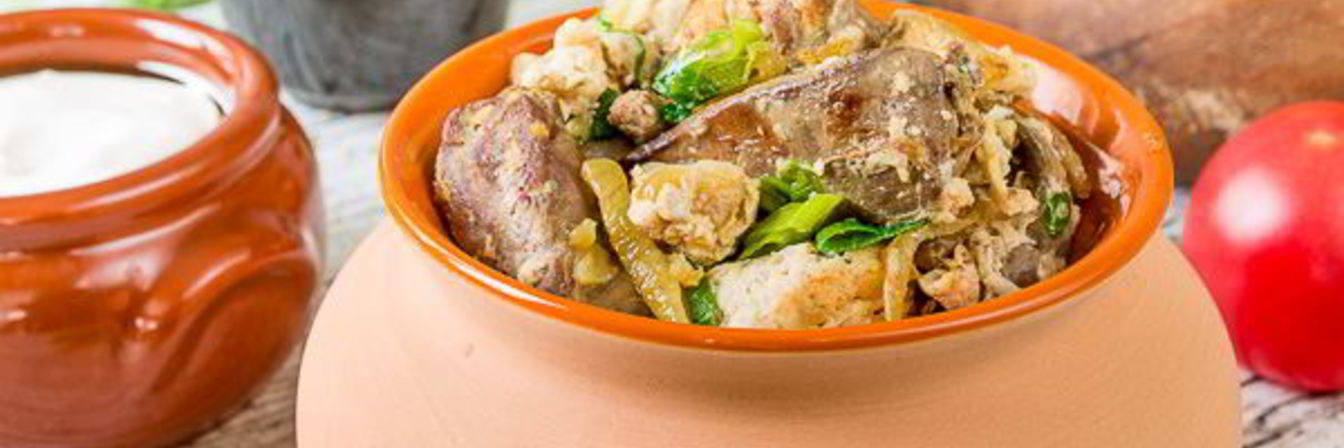 Куриная печень, жареная с яйцом