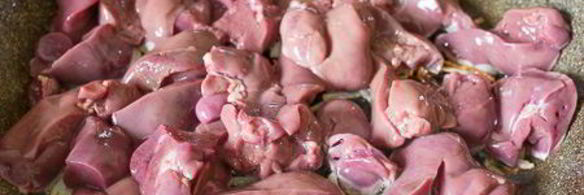 куриная печень, жареная с яйцом