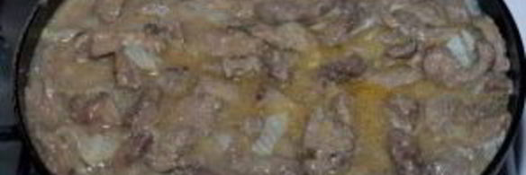 печень говяжья по-строгановски