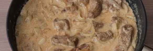 печень говяжья, тушеная в сметане