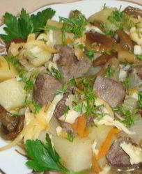 Печень говяжья тушеная