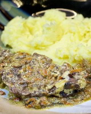 Печень куриная жареная с подливкой