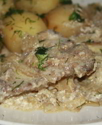 Печень Нежность в сметанно-луковом соусе