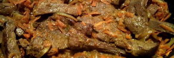 печень с морковью и солеными огурцами