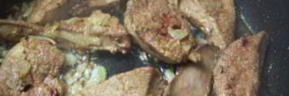 печень свиная тушеная