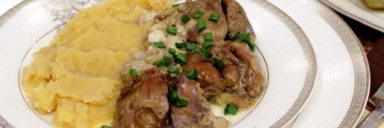 Печень тушеная в сметане в мультиварке