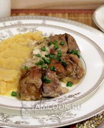 Печень тушеная в сметане в мультиварке