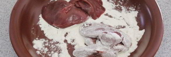 печень тушеная в сметане в мультиварке