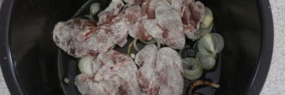 печень тушеная в сметане в мультиварке