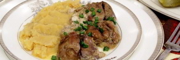 печень тушеная в сметане в мультиварке