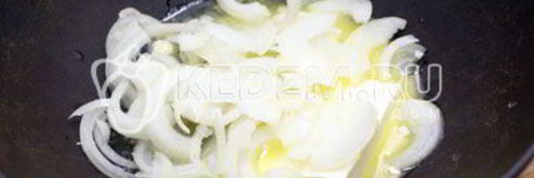 печень тушеная в сметане