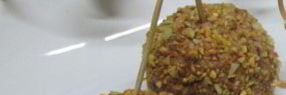 печеночные шарики с жареным луком в фисташках