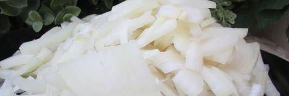 печеночные шарики с жареным луком в фисташках