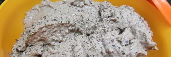 печеночные шарики с жареным луком в фисташках