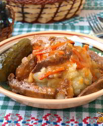 Свиная печень в сметанно-томатном соусе