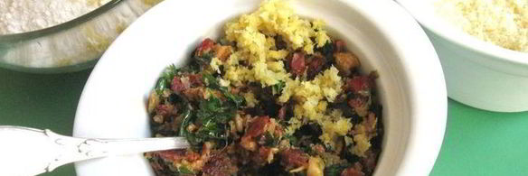 сырное печенье с песто из помидоров, оливок и зелени