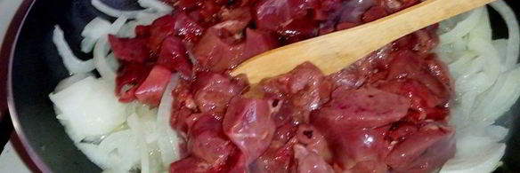 тушеная куриная печень