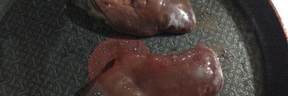 жареная фуагра с шоколадным соусом