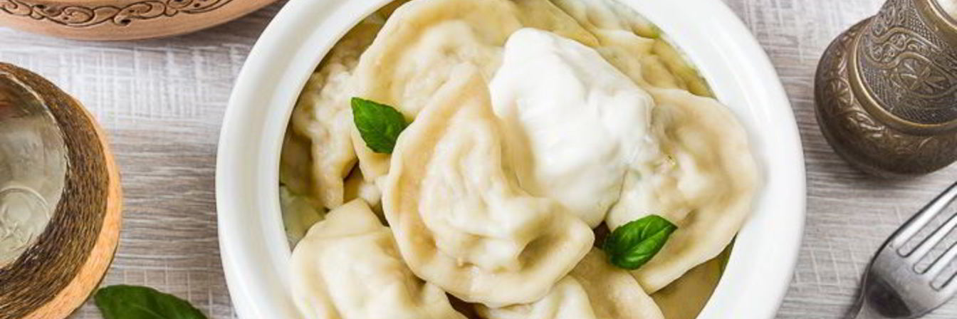 Домашние пельмени с курицей и копченой грудинкой