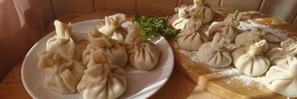 хинкали с минеральной водой