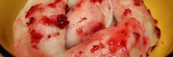 пельмени с уткой и клюквенным соусом