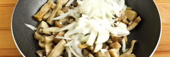 пельмени в горшочках с грибами