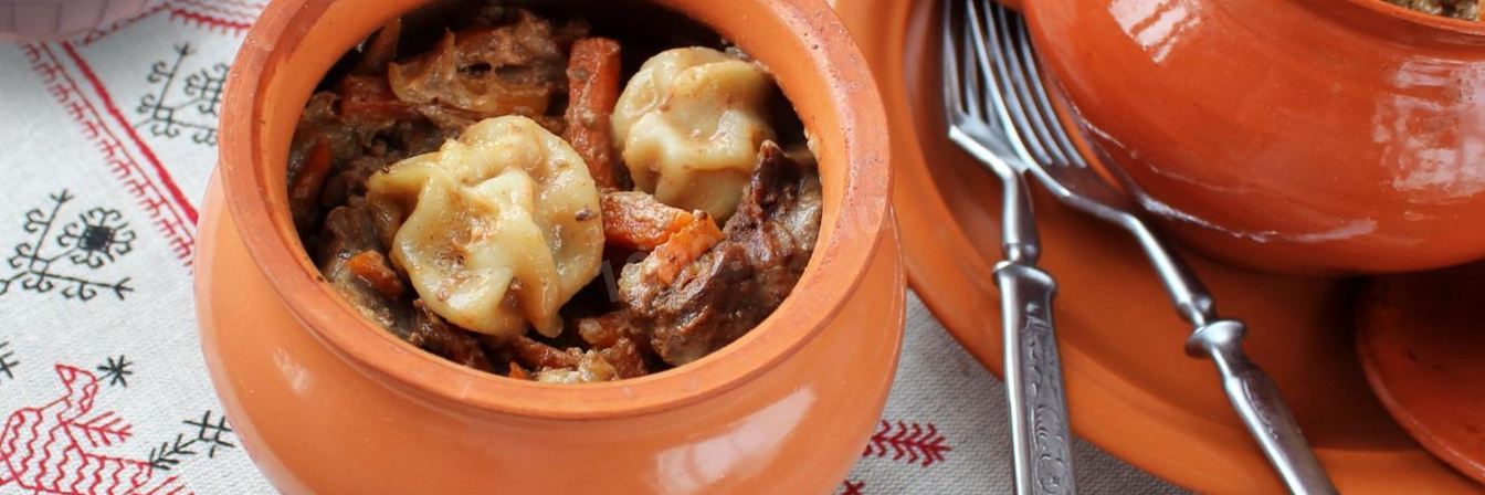 Пельмени в горшочках с печенью