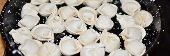 жареные пельмени с сыром