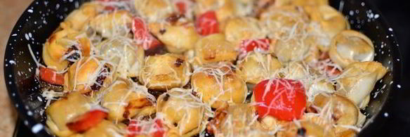 жареные пельмени с сыром