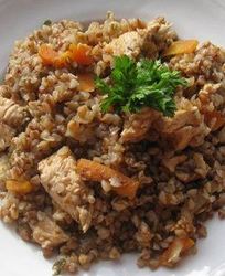 Гречневый плов с курицей и сельдереем