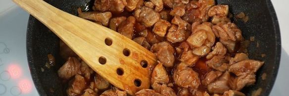 испанская паэлья с курицей и тигровыми креветками