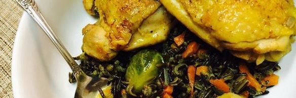 куриные бедра тушенные в плове из дикого риса