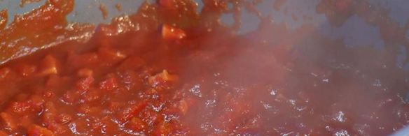 паэлья с курицей и томатным соусом