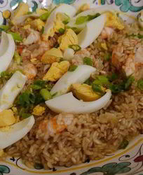 Плов из бурого риса с креветками