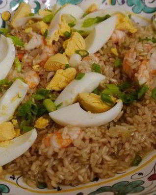 Плов из бурого риса с креветками