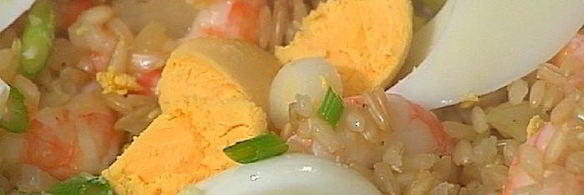 плов из бурого риса с креветками